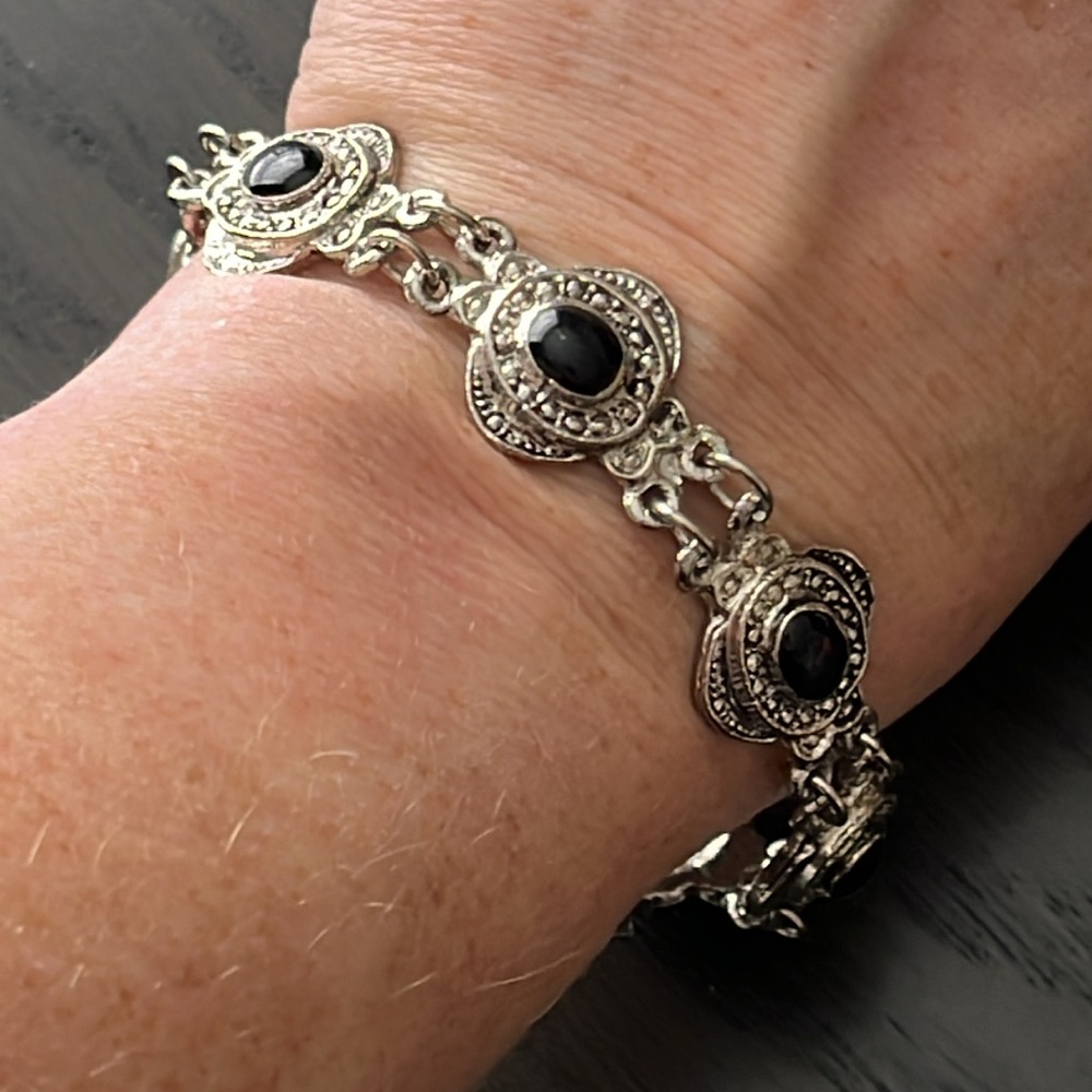 Gorgeous bracelet